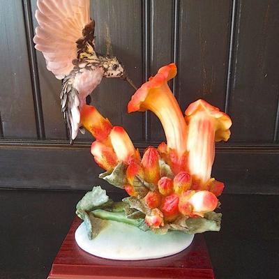Lot 32: MONTEFIORI Collection 12.5in Hummingbird on Trumpet Vine Statue