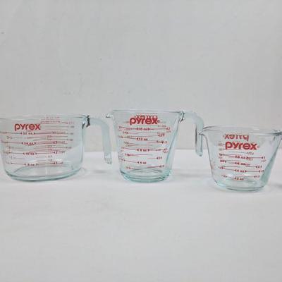 Pyrex Glass 3-Piece Measuring Cup Set - New