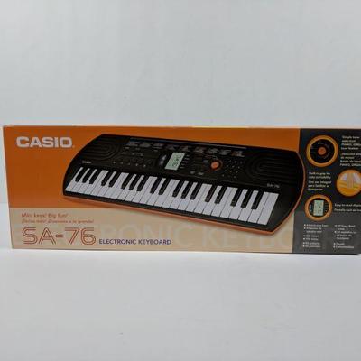 Casio Electronic Keyboard, SA-76, Open Box - New
