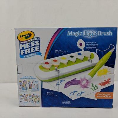 Magic Light Brush, Color Wonder Mess Free, 18 Blank Pgs, Brush Clips - New