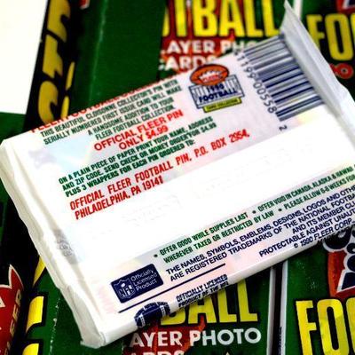 1990 FLEER Football NFL Player Photo Cards 2 Wax Packs Boxes Complete - D-005