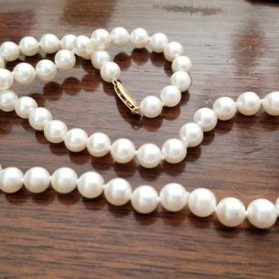 14k, Akoya pearl necklace.