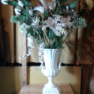 Vase and flowers 