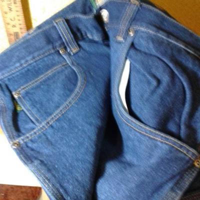 Cabelas blue jeans 42x32 