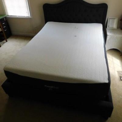 Queen Size Padded Complete Bed Set with Cool Gel Memory Foam Mattress
