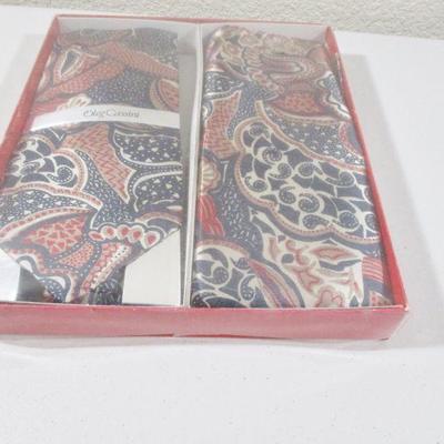 Vintage Oleg Cassini Tie & Handkerchief set In the Box 