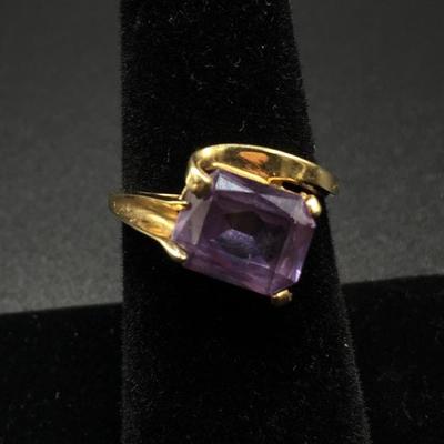 Lot 92 - 10K Gold Ring with Purple Stone