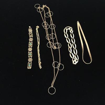 Lot 59 - Gold Fashion Jewelry 