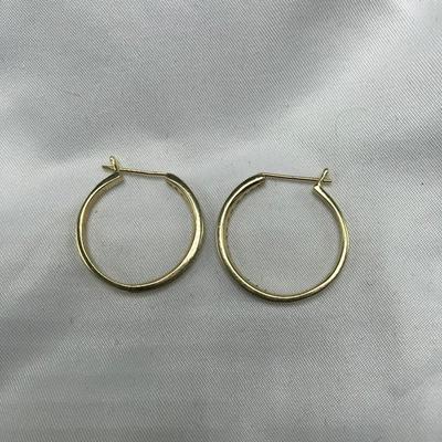 Lot 55 - 10K Diamond Earrings