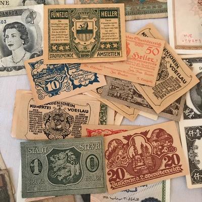 Lot 13 - Foreign Notes and Coins