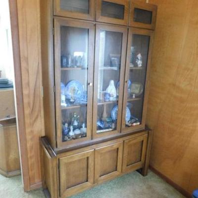 Solid Wood Dining China Hutch with Interior Light 60