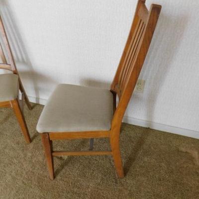 Set of Oak Wood Slat Back Chairs with Upholstered Seats