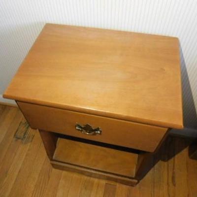 Maple Solid Wood Side Table with Drawer 