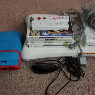 Wii with Balance Board, 2 remotes, 5 games