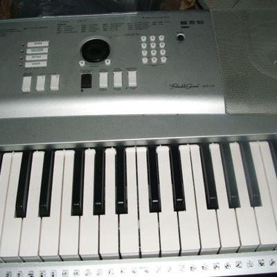 Yamaha Keyboard DGX 230  76 Keys