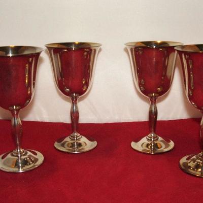 Set of 4  Wm  Rogers & Sons Silver Plared Wine/Water Goblets 