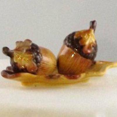 Fitz & Floyd Acorn Salt & Pepper Shakers & Tray