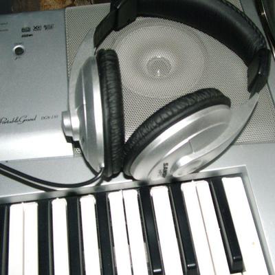 Yamaha Keyboard DGX 230  76 Keys