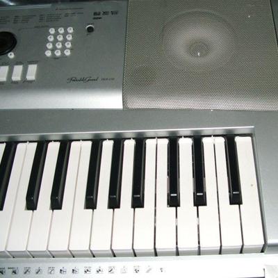 Yamaha Keyboard DGX 230  76 Keys