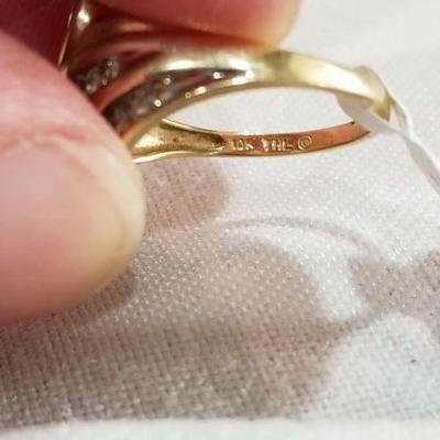 10k Diamond band