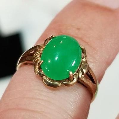 Gold and Jade ring. Inv#5