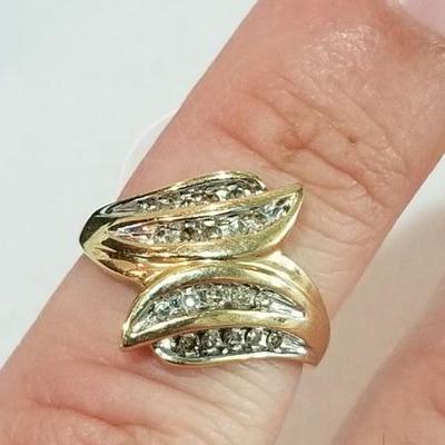 10k Diamond band