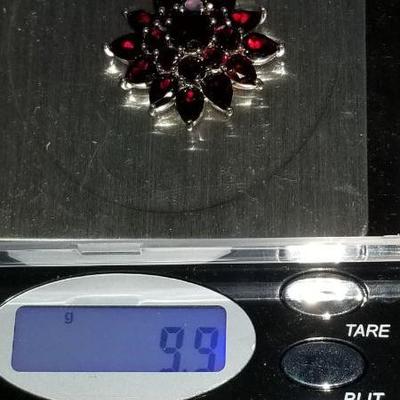 14 carat Garnet pendant / sterling