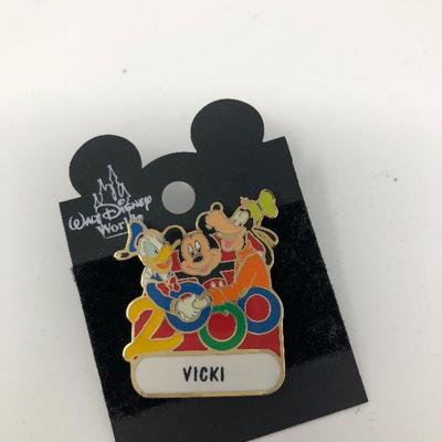 139:  Disney Souvenir Pins Variety 