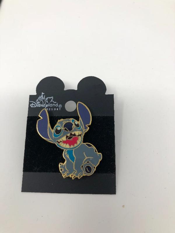 136: Milo and Stitch Pins | EstateSales.org