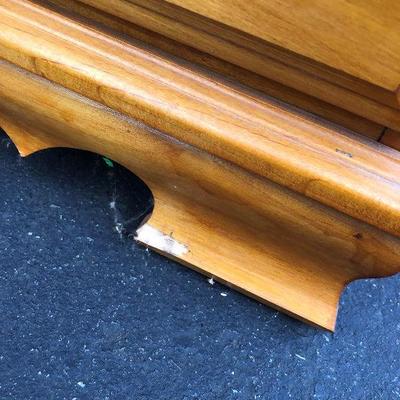 039: Wood Dresser