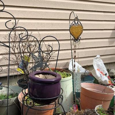 046: Assorted Yard and Garden Lot
