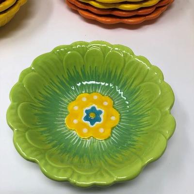 176: Small Plates and Bowls Set