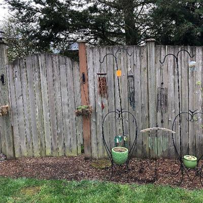 047: Assorted Yard and Garden Lot