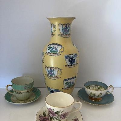 025: Tea Cups and Vase 