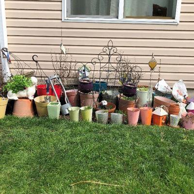 046: Assorted Yard and Garden Lot