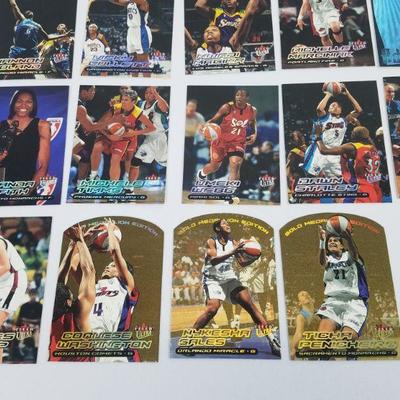 35 WNBA Fleer Basketball Cards: 33 from 2000, (1)1996 (1)1994