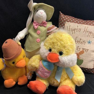 Lot 100 Easter Pillow, Easter Bunny and Chick