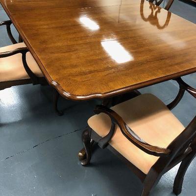 Mahogany Sheraton Style Dining Table w/4 Chairs 