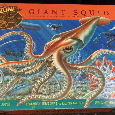 Giant Squid glow-in-the-dark Puzzle