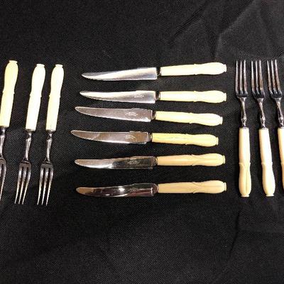 Vintage Sheffield Plastic Handled Knives and Knives Lot 139