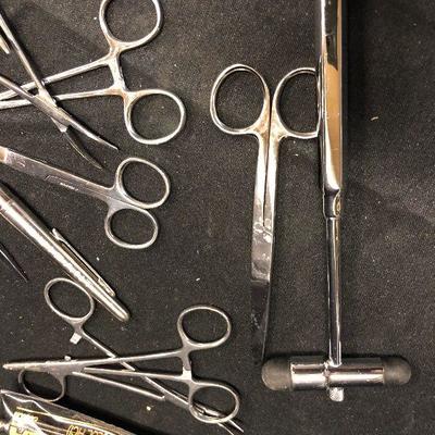 Medical tools: scissors LOT 71