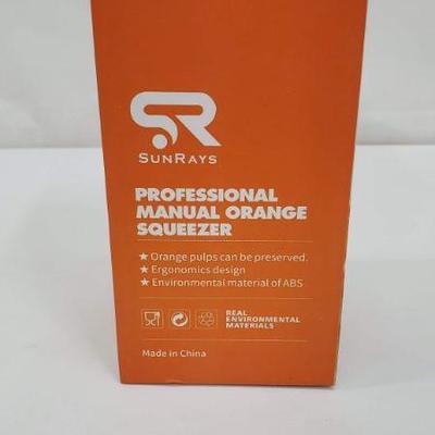 Professional Manual Orange Squeezer, D533, Slight Box Damage - New