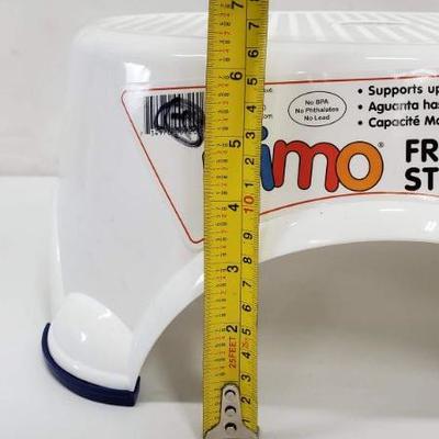 White Primo Freedom Step Stool, Supports up to 150 lbs, Non Skid Bottom - New