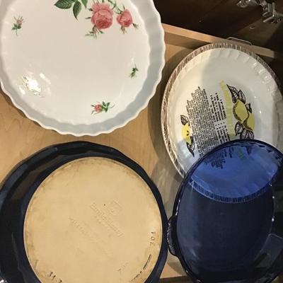 Lot of 5 Kitchen Bowls and Pie Plates-Pick Up Only