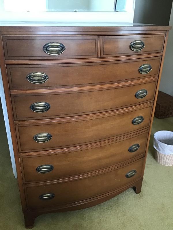 Henredon Heritage Serpentine Walnut 6 Drawer Highboy Dresser Pick