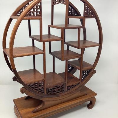 020: Oriental Round Rack and Watercolor Pictures
