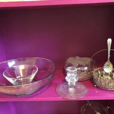 126:   Vintage Lit Crystal and Glass Collectibles 