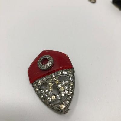 135:  Vintage Art Deco Shoe Clips and Other Vintage Pieces