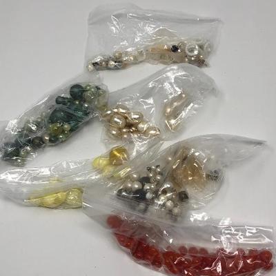 082:  Loads and Loads of Beads for Jewelry Making