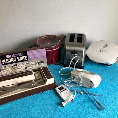 122:  Toaster, Mini Crock, Foreman Grill, Electric Knife, Hand Mixer